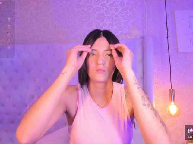 EmilyVahos webcam