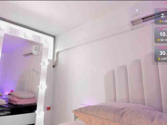 EmilyVahos webcam
