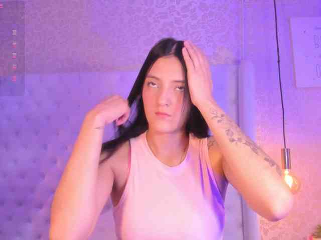 EmilyVahos webcam