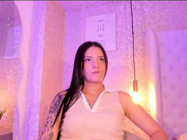 EmilyVahos webcam