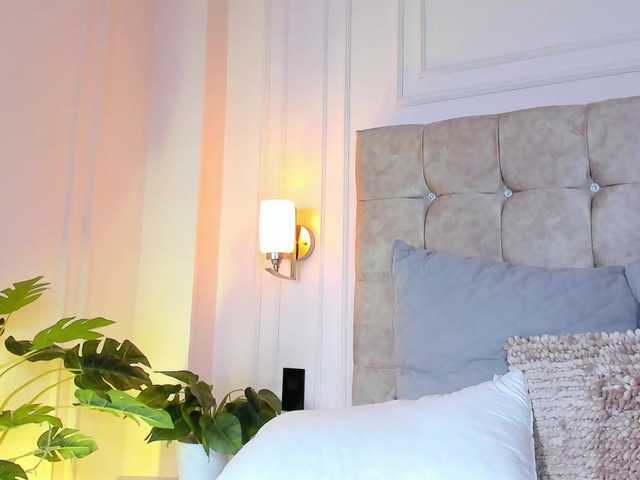 le modèle JasmineRoss est en webcam porno dans un show sur le site bongacams, il possède les tags suivants: Latino/Hispanic,Brunette,Shaved