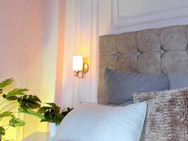 JasmineRoss's BongaCams show and profile