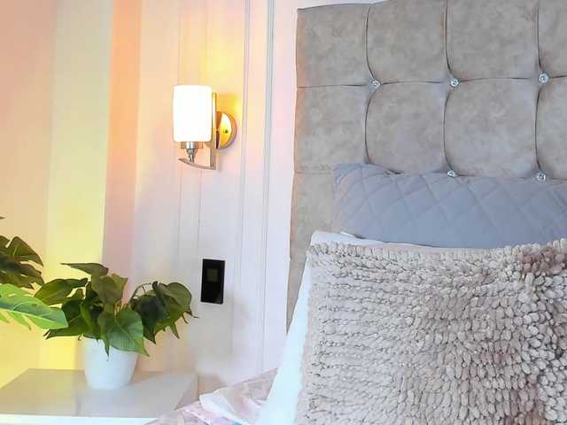 le modèle JasmineRoss est en webcam porno dans un show sur le site bongacams, il possède les tags suivants: Latino/Hispanic,Brunette,Shaved