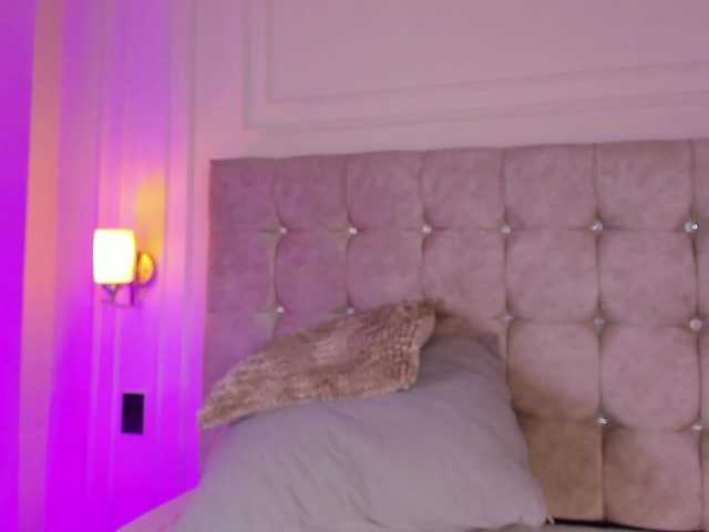 JasmineRoss's BongaCams show and profile