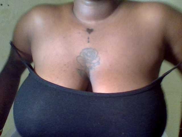 Afrobooty webcam bongacams model stream image