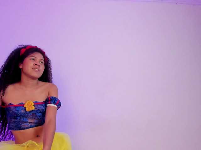sofiaa-millerr webcam bongacams model stream image
