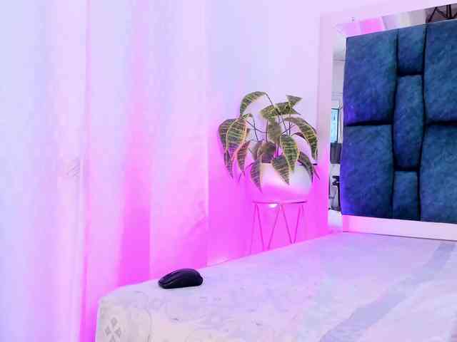 sofiaa-millerr webcam