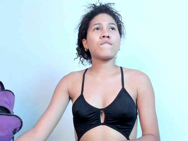 sofiaa-millerr webcam