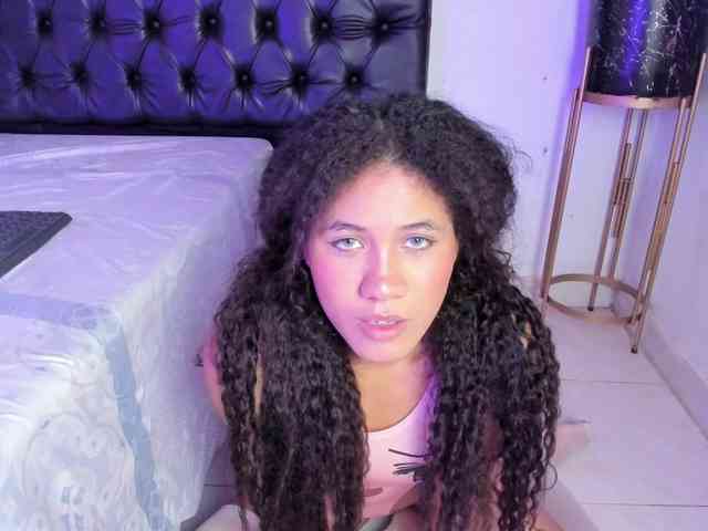 sofiaa-millerr webcam