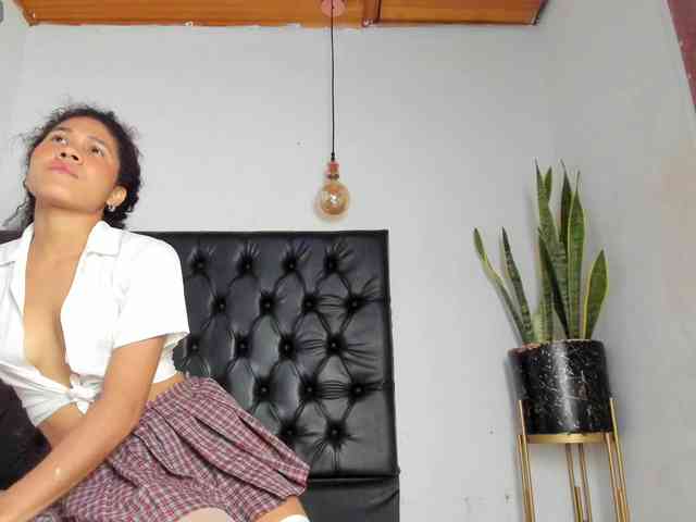 sofiaa-millerr webcam