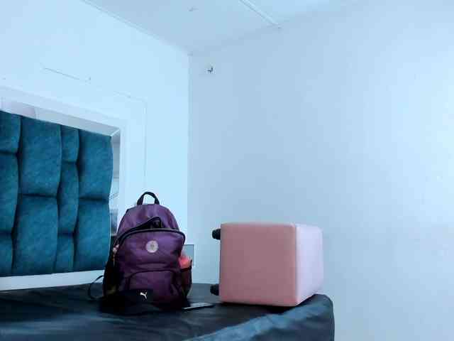 sofiaa-millerr webcam