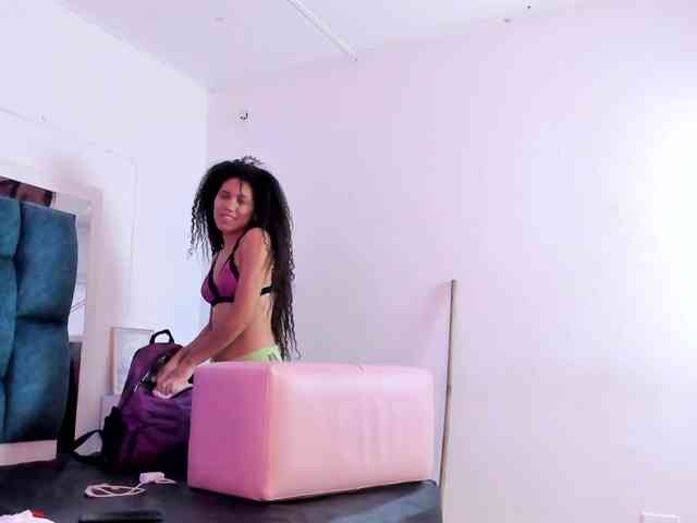 sofiaa-millerr webcam