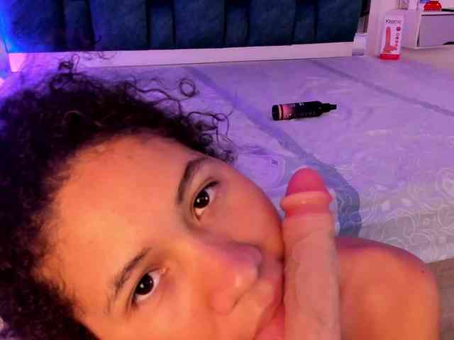 sofiaa-millerr webcam