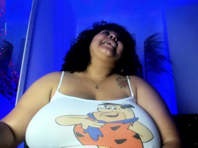 Ayliinn's BongaCams show and profile