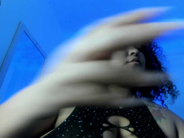 Ayliinn's BongaCams show and profile