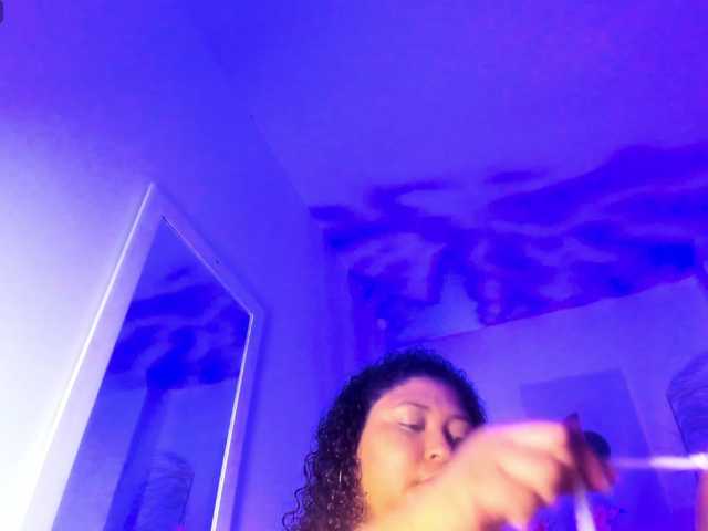 Ayliinn's BongaCams show and profile