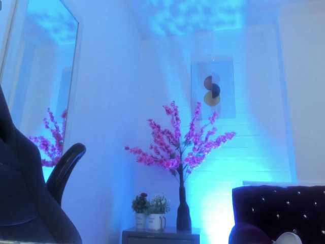 Ayliinn's BongaCams show and profile