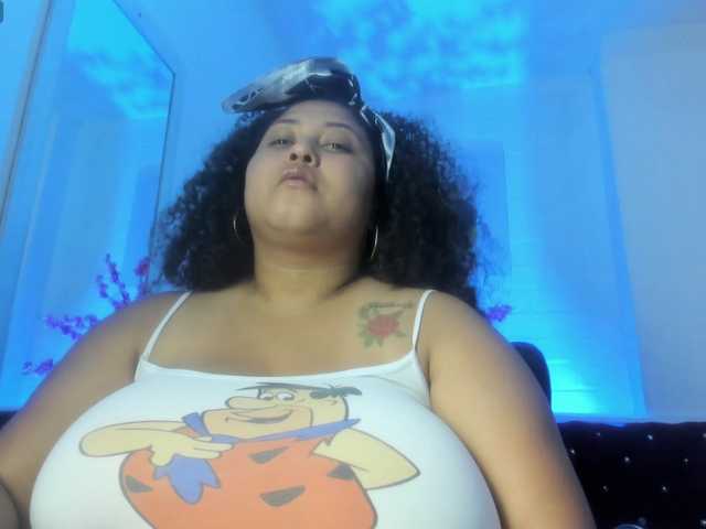 Ayliinn's BongaCams show and profile