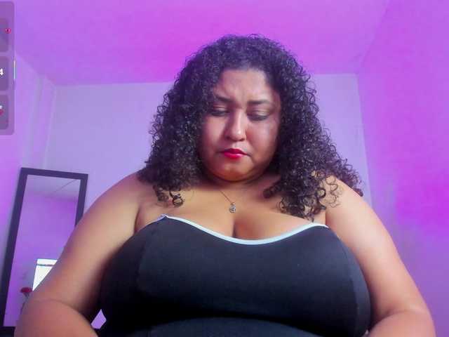 Ayliinn webcam bongacams model stream image