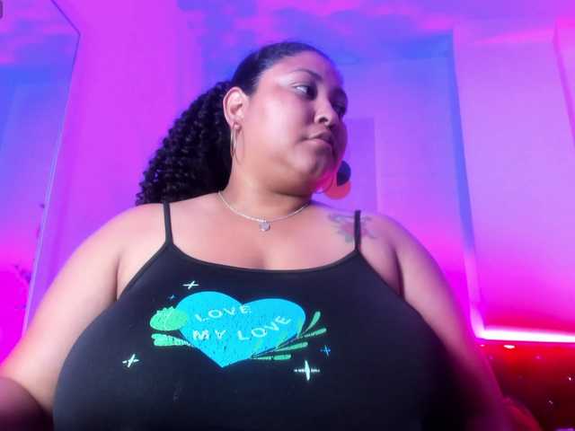 Ayliinn's BongaCams show and profile