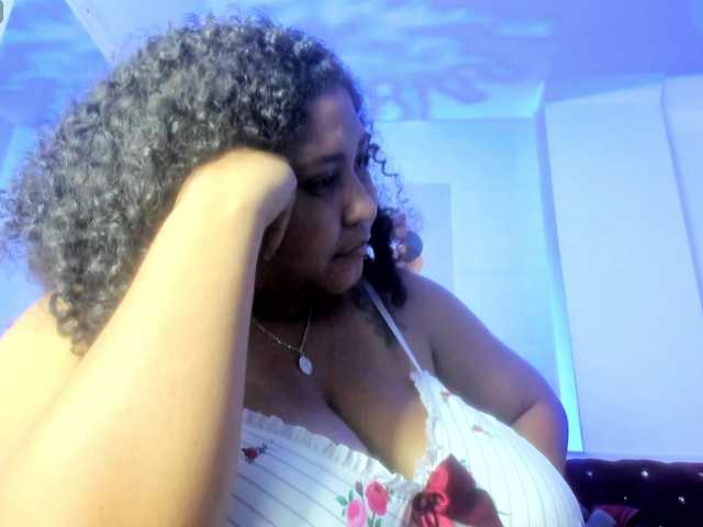 Ayliinn's BongaCams show and profile