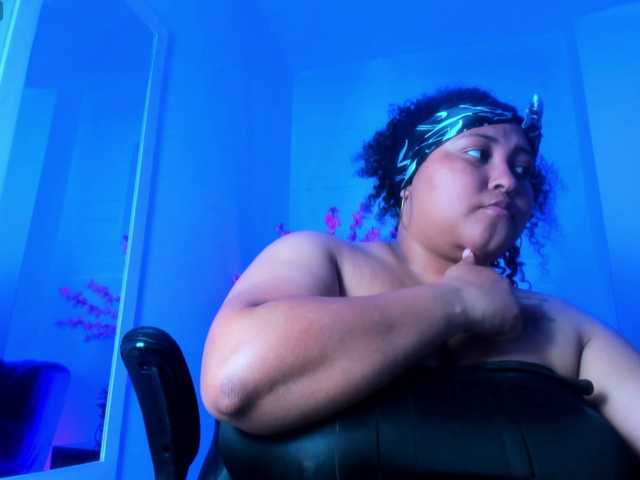 Ayliinn's BongaCams show and profile