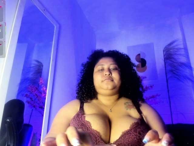 Ayliinn webcam bongacams model stream image