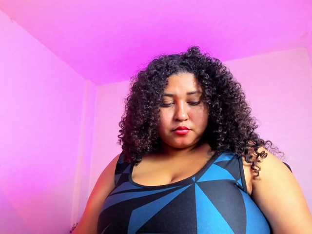 Ayliinn webcam bongacams model stream image