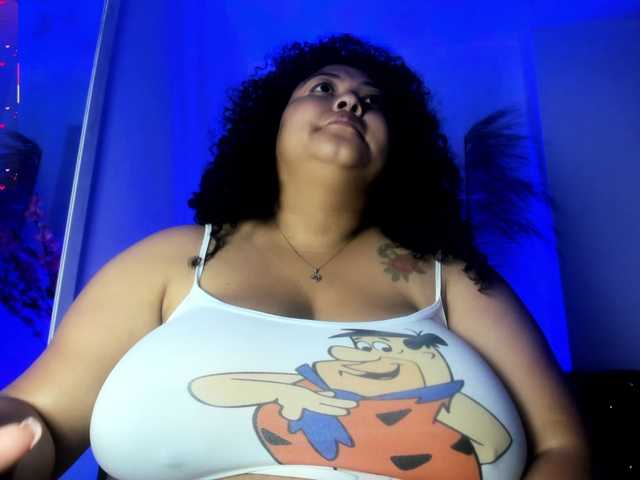 Ayliinn webcam bongacams model stream image