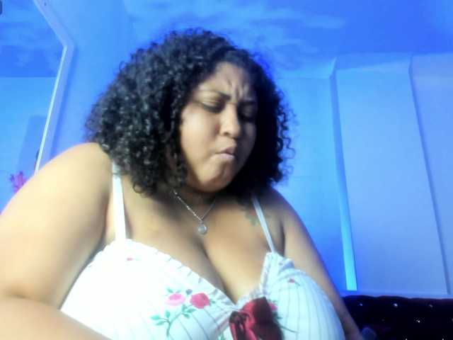 Ayliinn's BongaCams show and profile