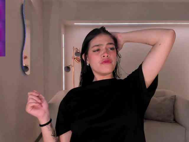 NiaMiller webcam