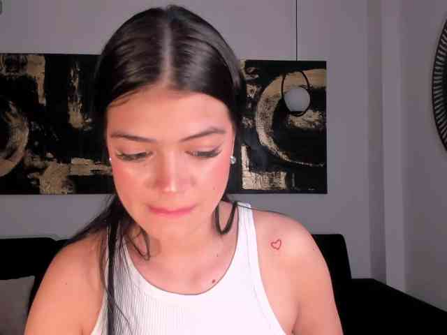 NiaMiller webcam
