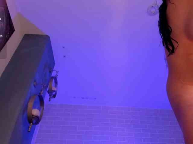 NiaMiller webcam