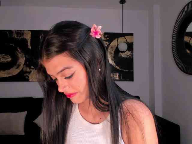 NiaMiller webcam