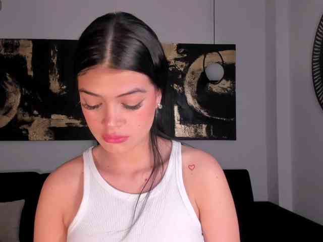 NiaMiller webcam