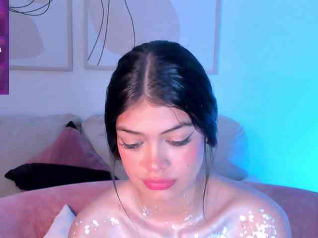 NiaMiller webcam