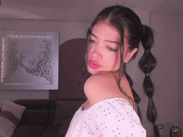 NiaMiller webcam