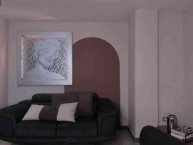 NiaMiller webcam