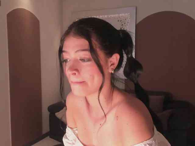 NiaMiller webcam