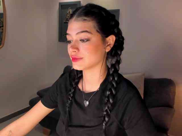NiaMiller webcam