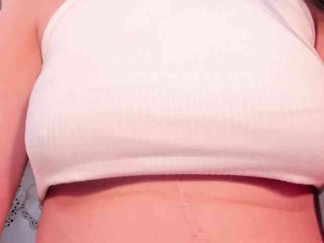 NiaMiller webcam