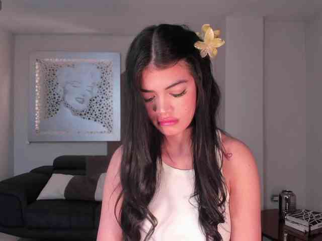 NiaMiller webcam