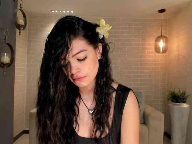 NiaMiller webcam