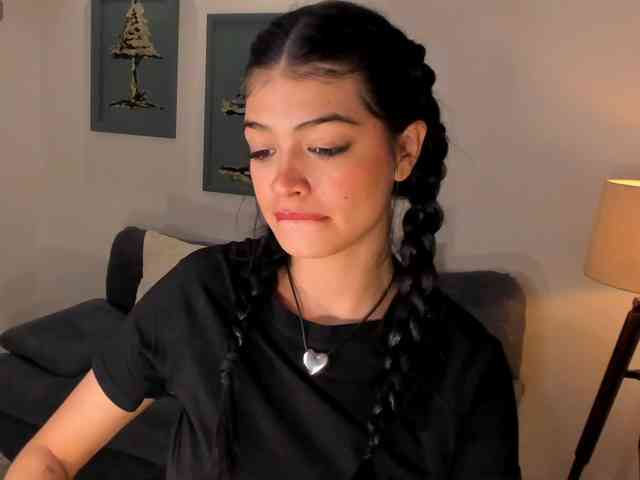 NiaMiller webcam
