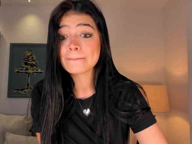 NiaMiller webcam