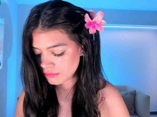 NiaMiller webcam