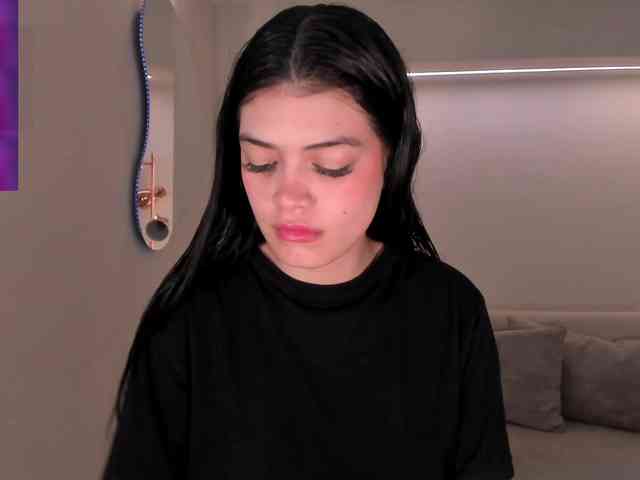 NiaMiller webcam