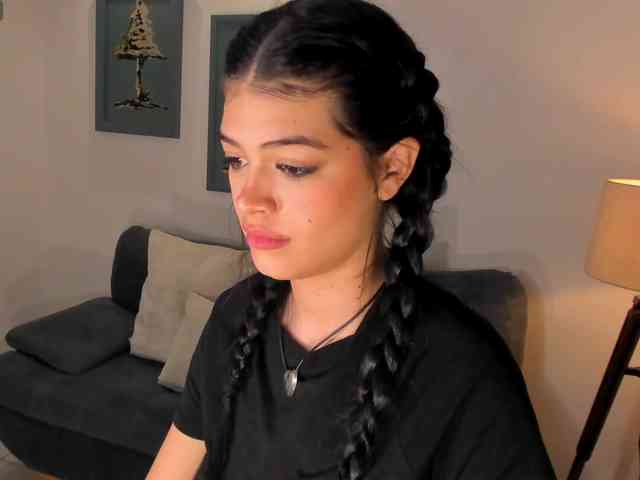 NiaMiller webcam