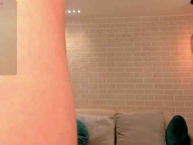 NiaMiller webcam