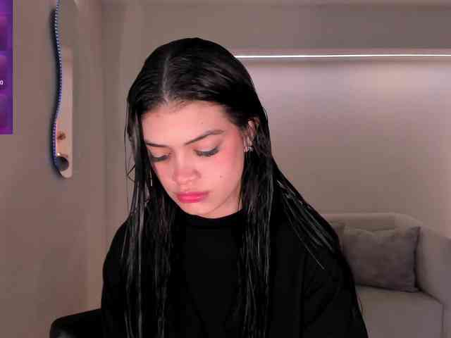 NiaMiller webcam